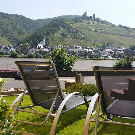 Gaestehaus Burgberg, Weinhaus Fries Kattenes Екстериор снимка