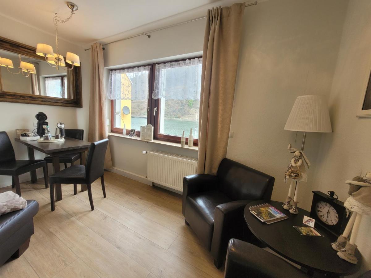 Gaestehaus Burgberg, Weinhaus Fries Kattenes Екстериор снимка