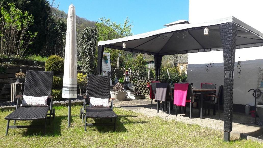 Gaestehaus Burgberg, Weinhaus Fries Kattenes Екстериор снимка