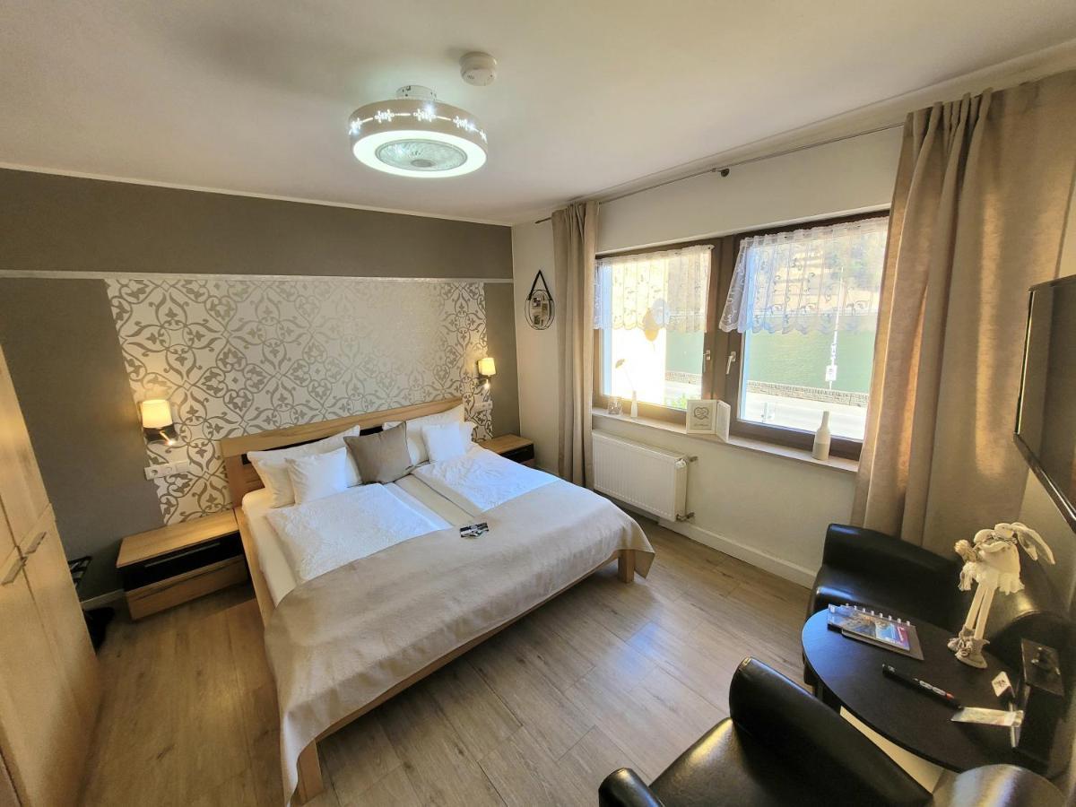 Gaestehaus Burgberg, Weinhaus Fries Kattenes Екстериор снимка