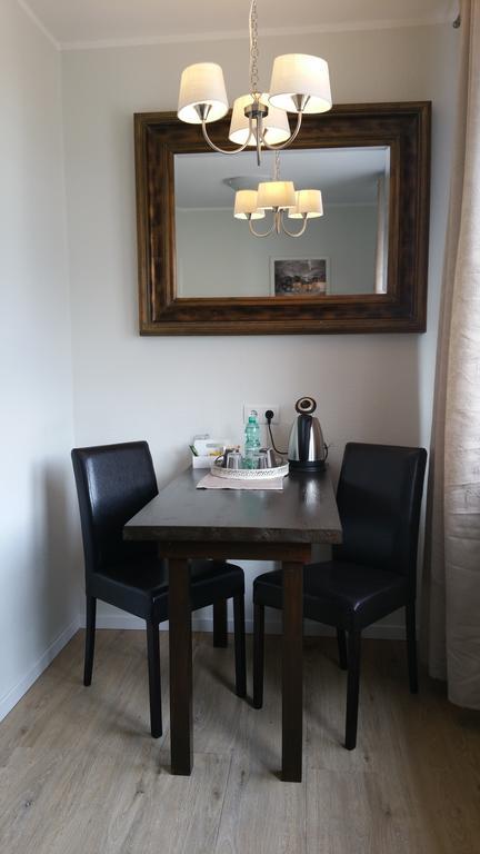 Gaestehaus Burgberg, Weinhaus Fries Kattenes Стая снимка