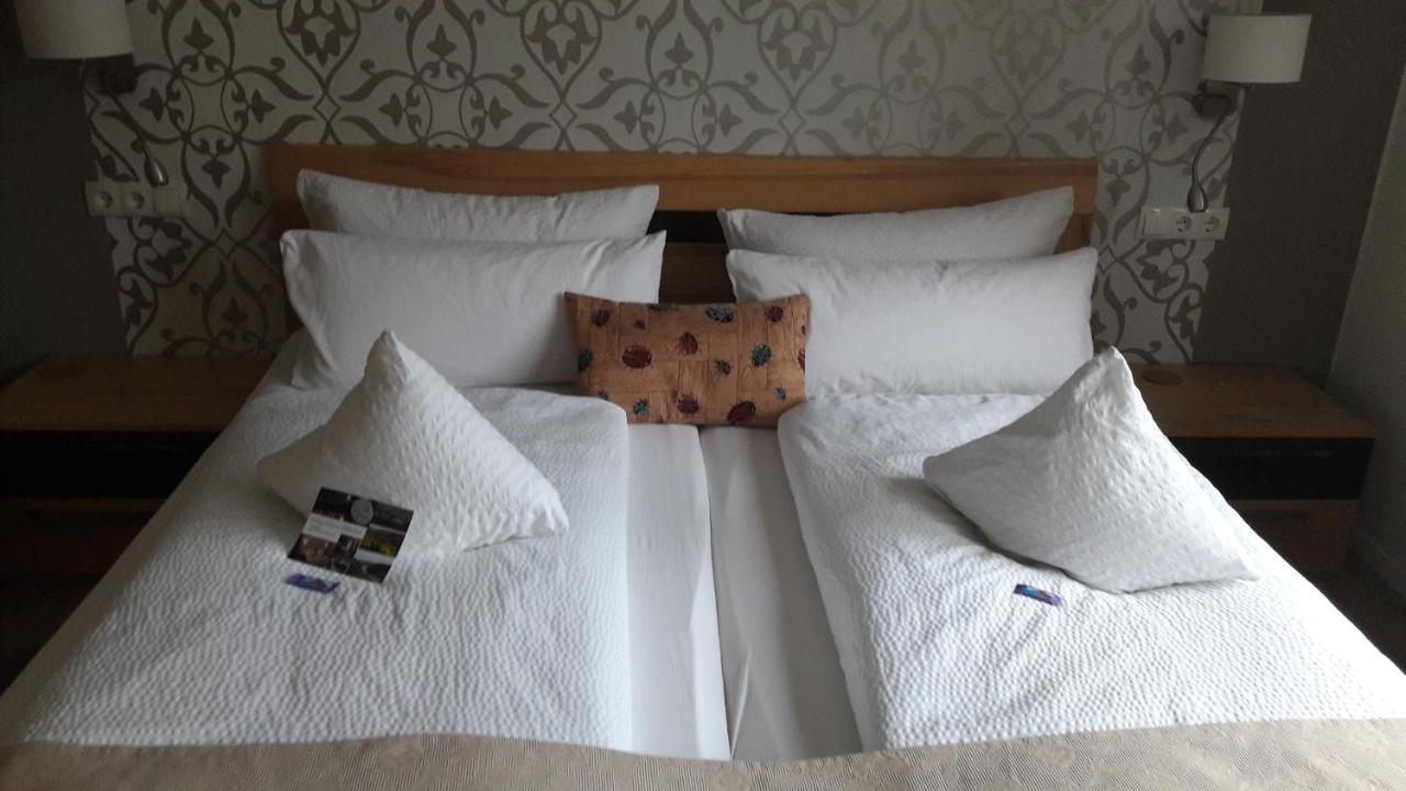 Gaestehaus Burgberg, Weinhaus Fries Kattenes Екстериор снимка