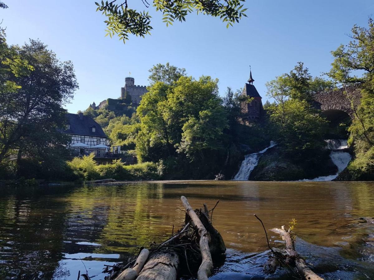 Gaestehaus Burgberg, Weinhaus Fries Kattenes Екстериор снимка
